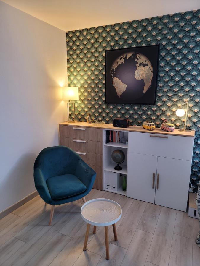 Apartment Bien Equipe, Situe En Hyper Centre *